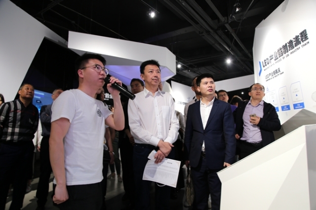 1555913479480234.jpg 浙商精董班世界義商總會走進華燦光電-2.jpg